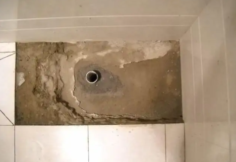 老房子卫生间漏水怎么办?老卫生间漏水不砸砖可以处理吗?