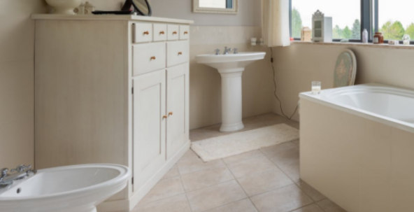 洗手间漏水防水的原因是什么?洗手间防水补漏要多少钱?