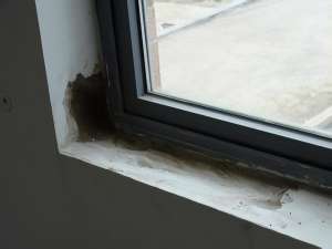 下雨天，飘窗漏水怎么维修？这样做较有效！