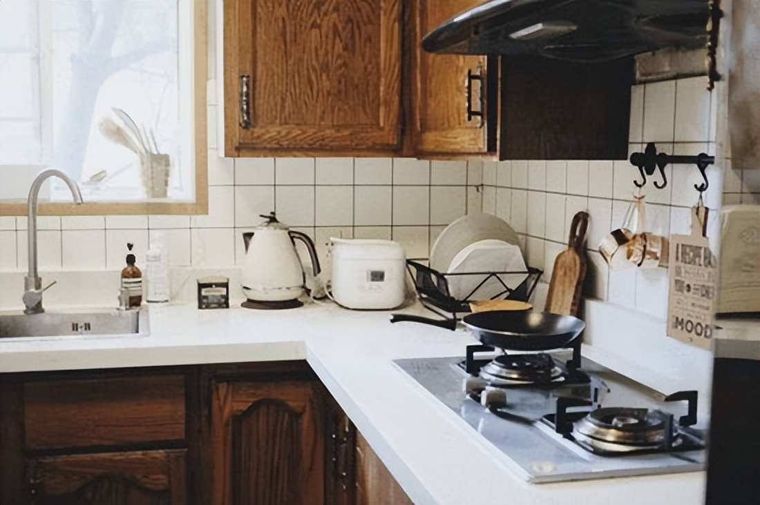 厨房漏水怎么找原因？这些方法帮你找到漏水点！