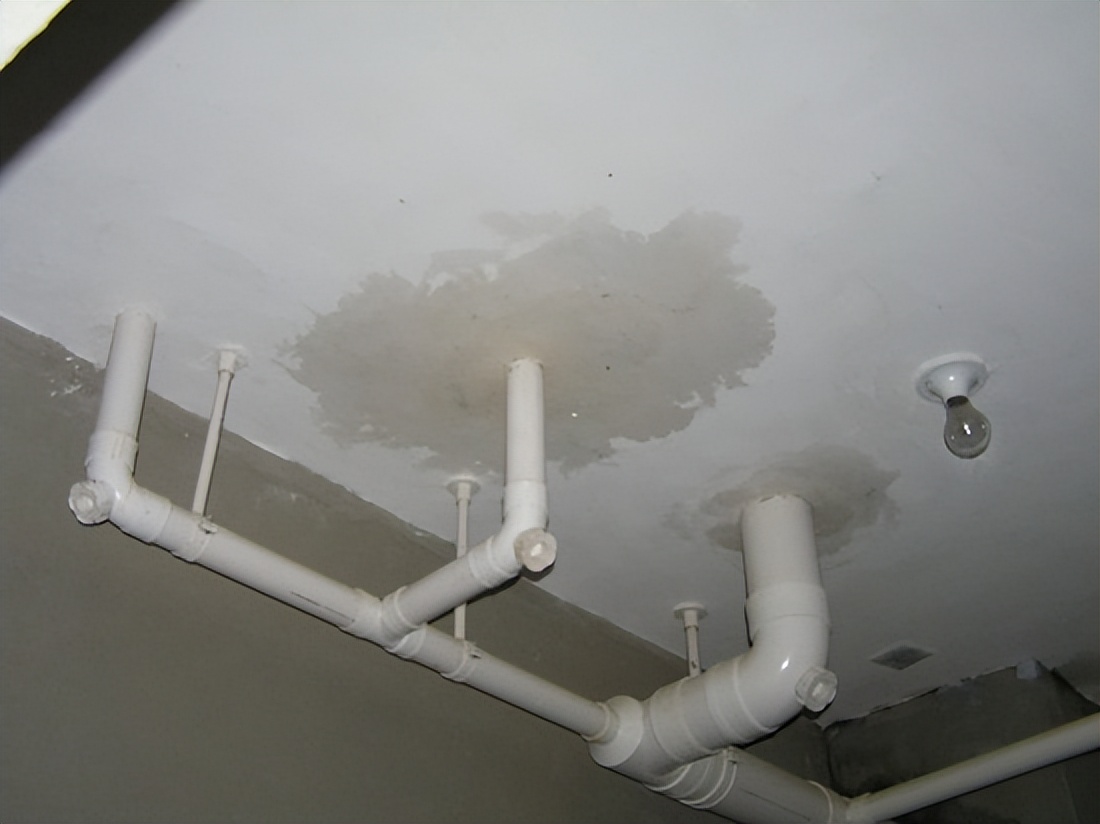 天花板起皮是漏水吗？别随便修补，一定要搞清楚原因！