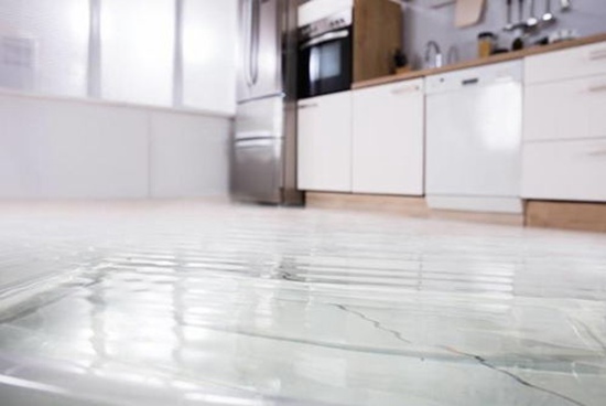 遇到厨房地面漏水怎么办？专家分享处理经验和小窍门！